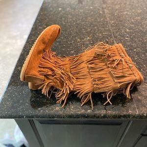 Woman’s brown suede leather boots new.